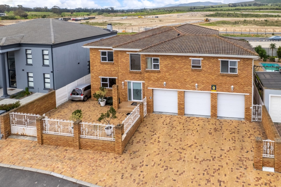 6 Bedroom Property for Sale in Rouxville Western Cape